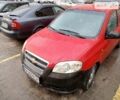 Красный Шевроле Авео, объемом двигателя 1.5 л и пробегом 300 тыс. км за 2500 $, фото 1 на Automoto.ua