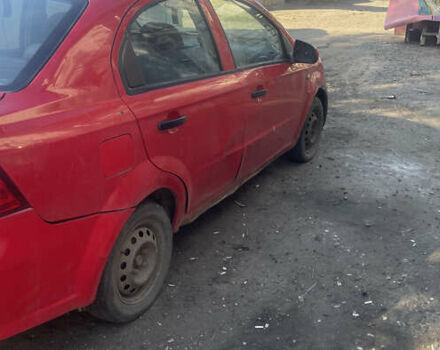 Красный Шевроле Авео, объемом двигателя 1.5 л и пробегом 425 тыс. км за 1500 $, фото 4 на Automoto.ua