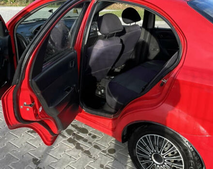 Червоний Шевроле Авео, об'ємом двигуна 1.5 л та пробігом 181 тис. км за 2700 $, фото 2 на Automoto.ua