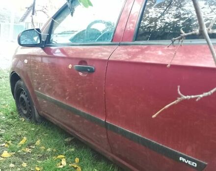 Красный Шевроле Авео, объемом двигателя 1.5 л и пробегом 241 тыс. км за 2700 $, фото 3 на Automoto.ua