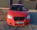 Красный Шевроле Авео, объемом двигателя 1.5 л и пробегом 200 тыс. км за 3800 $, фото 1 на Automoto.ua