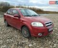 Красный Шевроле Авео, объемом двигателя 1.5 л и пробегом 400 тыс. км за 2100 $, фото 3 на Automoto.ua