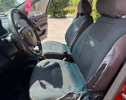 Красный Шевроле Авео, объемом двигателя 1.5 л и пробегом 329 тыс. км за 2900 $, фото 8 на Automoto.ua