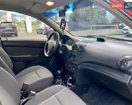 Красный Шевроле Авео, объемом двигателя 1.5 л и пробегом 106 тыс. км за 3900 $, фото 17 на Automoto.ua