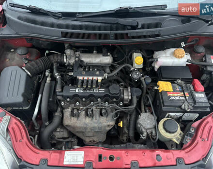 Красный Шевроле Авео, объемом двигателя 1.5 л и пробегом 190 тыс. км за 5200 $, фото 16 на Automoto.ua