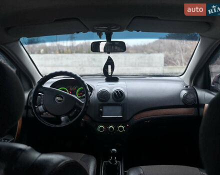 Красный Шевроле Авео, объемом двигателя 1.5 л и пробегом 190 тыс. км за 5200 $, фото 12 на Automoto.ua