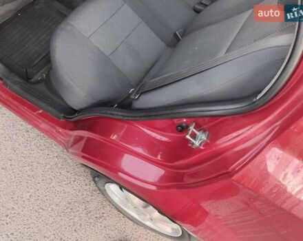 Красный Шевроле Авео, объемом двигателя 1.5 л и пробегом 228 тыс. км за 3700 $, фото 8 на Automoto.ua