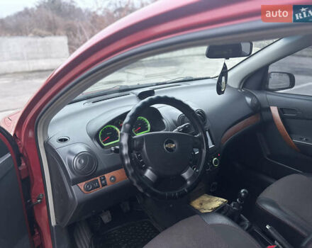 Красный Шевроле Авео, объемом двигателя 1.5 л и пробегом 190 тыс. км за 5200 $, фото 11 на Automoto.ua