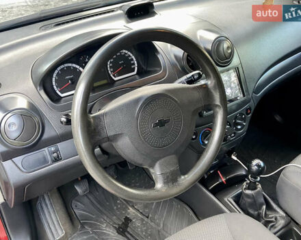 Красный Шевроле Авео, объемом двигателя 1.5 л и пробегом 106 тыс. км за 3900 $, фото 13 на Automoto.ua