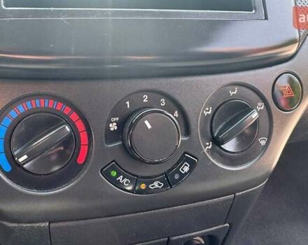 Красный Шевроле Авео, объемом двигателя 1.5 л и пробегом 329 тыс. км за 2900 $, фото 13 на Automoto.ua