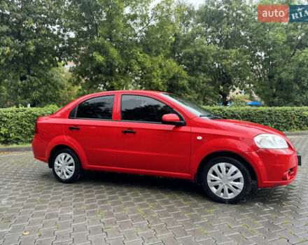Красный Шевроле Авео, объемом двигателя 1.5 л и пробегом 72 тыс. км за 3500 $, фото 2 на Automoto.ua
