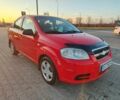 Красный Шевроле Авео, объемом двигателя 1.2 л и пробегом 250 тыс. км за 3560 $, фото 2 на Automoto.ua