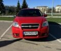 Красный Шевроле Авео, объемом двигателя 1.5 л и пробегом 113 тыс. км за 5100 $, фото 1 на Automoto.ua