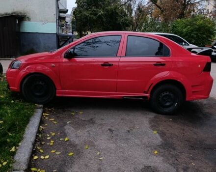 Красный Шевроле Авео, объемом двигателя 1.5 л и пробегом 331 тыс. км за 2700 $, фото 3 на Automoto.ua