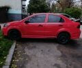 Красный Шевроле Авео, объемом двигателя 1.5 л и пробегом 331 тыс. км за 2700 $, фото 3 на Automoto.ua