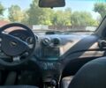 Красный Шевроле Авео, объемом двигателя 1.5 л и пробегом 200 тыс. км за 4500 $, фото 1 на Automoto.ua