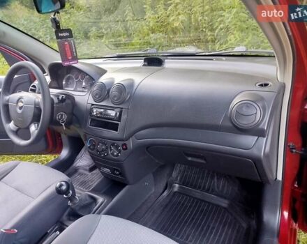 Красный Шевроле Авео, объемом двигателя 1.5 л и пробегом 173 тыс. км за 4500 $, фото 13 на Automoto.ua