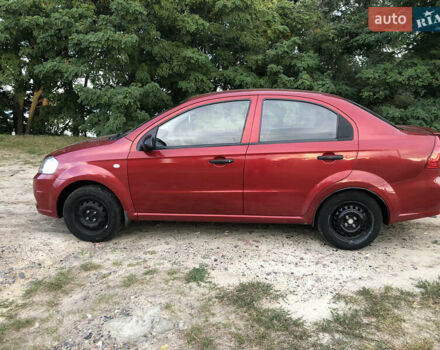 Красный Шевроле Авео, объемом двигателя 1.5 л и пробегом 245 тыс. км за 3400 $, фото 2 на Automoto.ua