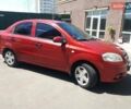 Красный Шевроле Авео, объемом двигателя 1.5 л и пробегом 195 тыс. км за 3800 $, фото 1 на Automoto.ua