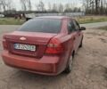 Красный Шевроле Авео, объемом двигателя 1.5 л и пробегом 327 тыс. км за 2900 $, фото 1 на Automoto.ua