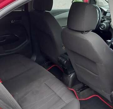 Красный Шевроле Авео, объемом двигателя 1.6 л и пробегом 98 тыс. км за 7200 $, фото 5 на Automoto.ua