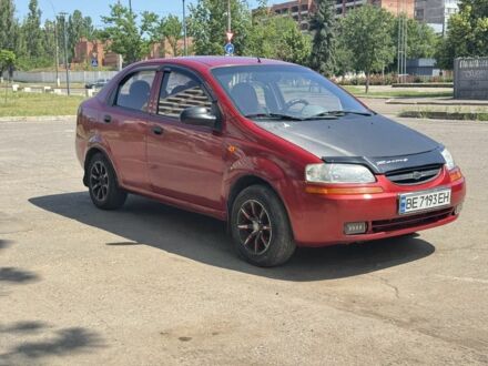 Красный Шевроле Авео, объемом двигателя 1.5 л и пробегом 302 тыс. км за 2600 $, фото 1 на Automoto.ua