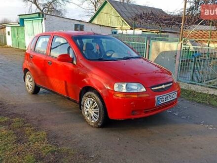 Красный Шевроле Авео, объемом двигателя 1.15 л и пробегом 300 тыс. км за 1490 $, фото 1 на Automoto.ua