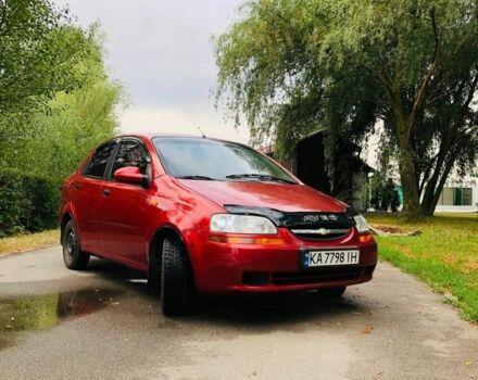 Красный Шевроле Авео, объемом двигателя 1.5 л и пробегом 300 тыс. км за 2200 $, фото 1 на Automoto.ua