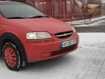 Красный Шевроле Авео, объемом двигателя 1.5 л и пробегом 300 тыс. км за 1500 $, фото 1 на Automoto.ua
