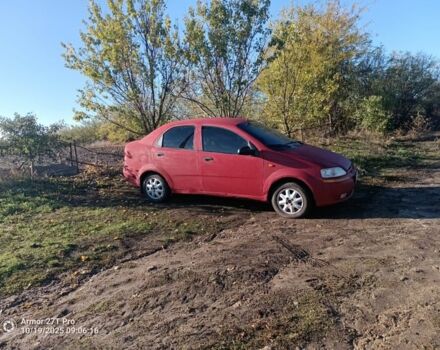 Красный Шевроле Авео, объемом двигателя 1.5 л и пробегом 550 тыс. км за 2700 $, фото 1 на Automoto.ua