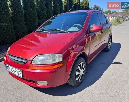 Красный Шевроле Авео, объемом двигателя 1.5 л и пробегом 390 тыс. км за 1600 $, фото 1 на Automoto.ua