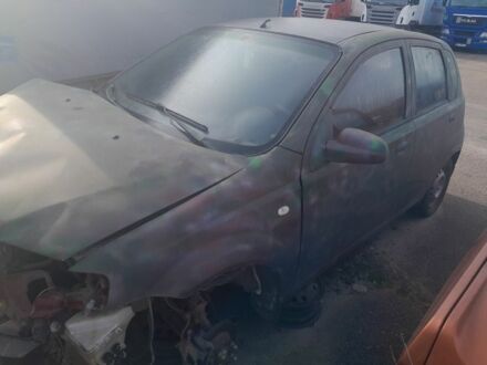 Красный Шевроле Авео, объемом двигателя 0 л и пробегом 177 тыс. км за 1200 $, фото 1 на Automoto.ua