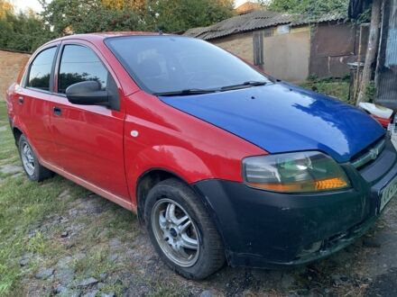 Шевроле Авео 2005 в Пирятине на Automoto.ua Красный Шевроле Авео, объемом двигателя 1.5 л и пробегом 300 тыс. км за 1450 $, фото 1 на Automoto.ua
