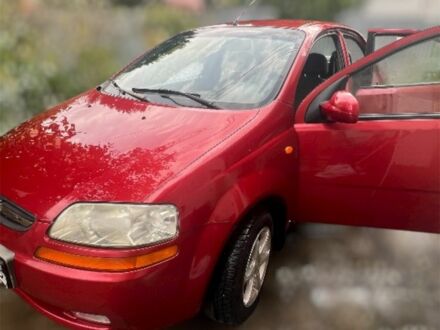 Красный Шевроле Авео, объемом двигателя 1.6 л и пробегом 230 тыс. км за 2300 $, фото 1 на Automoto.ua