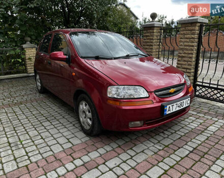 Красный Шевроле Авео, объемом двигателя 1.5 л и пробегом 227 тыс. км за 2200 $, фото 1 на Automoto.ua