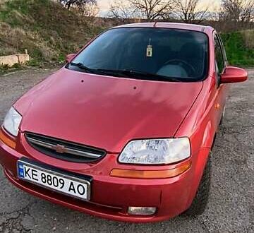 Красный Шевроле Авео, объемом двигателя 1.5 л и пробегом 281 тыс. км за 2900 $, фото 1 на Automoto.ua