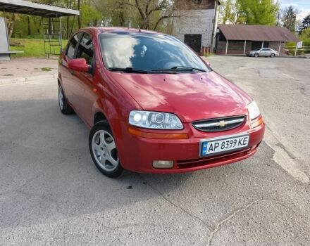 Красный Шевроле Авео, объемом двигателя 1.5 л и пробегом 300 тыс. км за 2850 $, фото 1 на Automoto.ua