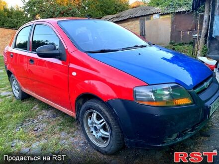 Шевроле Авео 2005 в Пирятине на Automoto.ua Красный Шевроле Авео, объемом двигателя 1.5 л и пробегом 300 тыс. км за 1500 $, фото 1 на Automoto.ua