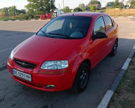 Красный Шевроле Авео, объемом двигателя 1.5 л и пробегом 220 тыс. км за 3502 $, фото 1 на Automoto.ua