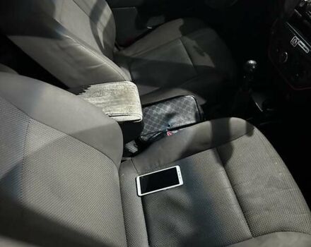 Красный Шевроле Авео, объемом двигателя 1.5 л и пробегом 236 тыс. км за 2200 $, фото 1 на Automoto.ua