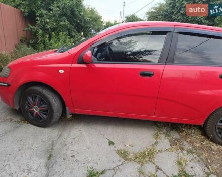 Красный Шевроле Авео, объемом двигателя 1.5 л и пробегом 135 тыс. км за 3650 $, фото 1 на Automoto.ua