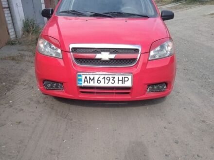 Красный Шевроле Авео, объемом двигателя 1.5 л и пробегом 325 тыс. км за 2900 $, фото 1 на Automoto.ua