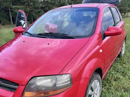 Красный Шевроле Авео, объемом двигателя 1.5 л и пробегом 183 тыс. км за 2800 $, фото 1 на Automoto.ua