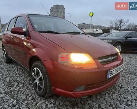 Красный Шевроле Авео, объемом двигателя 1.5 л и пробегом 290 тыс. км за 1680 $, фото 1 на Automoto.ua