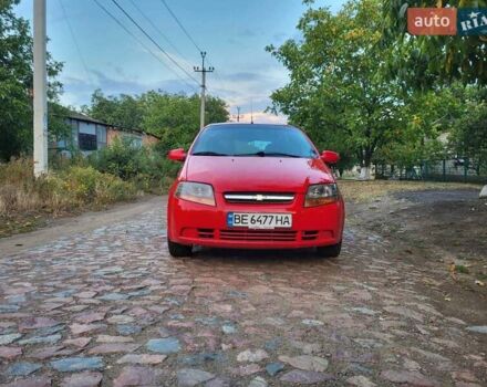 Красный Шевроле Авео, объемом двигателя 1.5 л и пробегом 238 тыс. км за 3500 $, фото 1 на Automoto.ua
