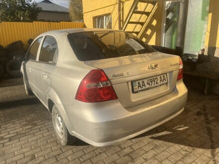 Красный Шевроле Авео, объемом двигателя 0.9 л и пробегом 200 тыс. км за 1650 $, фото 1 на Automoto.ua