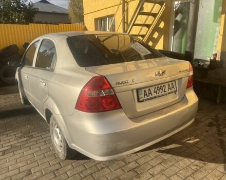 Червоний Шевроле Авео, об'ємом двигуна 0.9 л та пробігом 200 тис. км за 1650 $, фото 1 на Automoto.ua