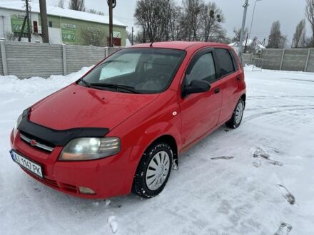 Красный Шевроле Авео, объемом двигателя 1.5 л и пробегом 200 тыс. км за 2650 $, фото 1 на Automoto.ua