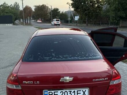 Красный Шевроле Авео, объемом двигателя 1.5 л и пробегом 200 тыс. км за 3800 $, фото 1 на Automoto.ua