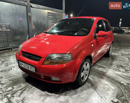 Красный Шевроле Авео, объемом двигателя 1.5 л и пробегом 304 тыс. км за 2500 $, фото 1 на Automoto.ua